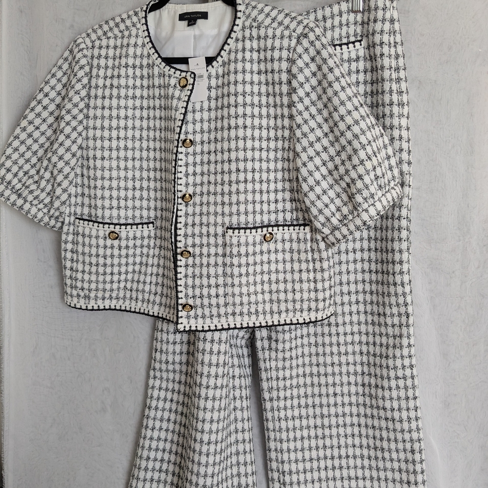 Stylish Pants Suit Set in Black and White